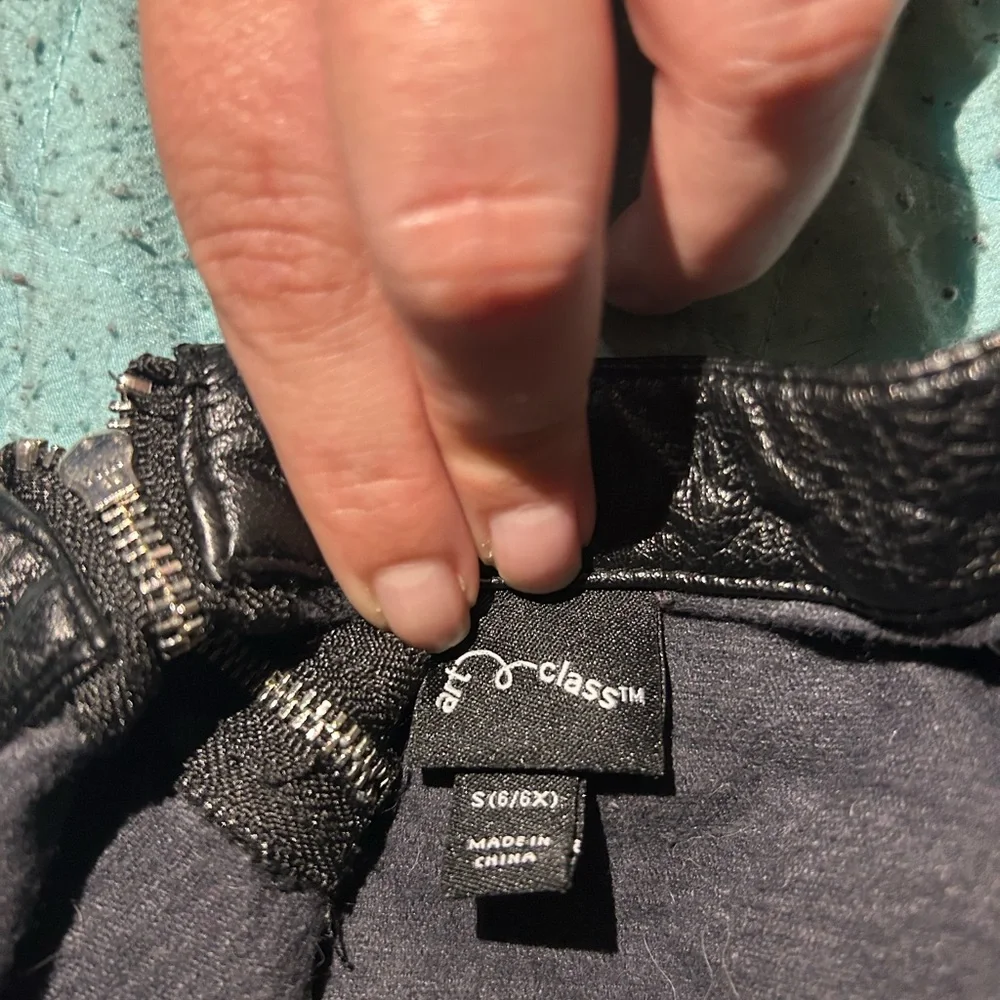 Art Class Black Textured Skirt - Picture 3 of 3